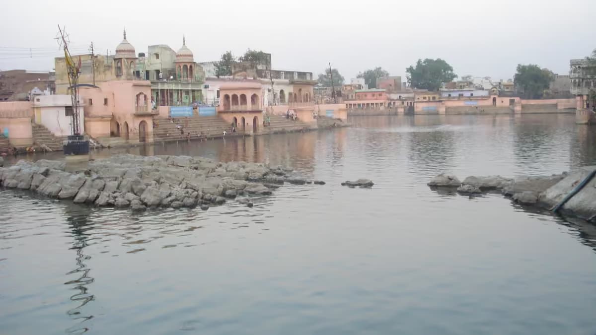 Mukharvind Mandir (Jatipura & Mansi Ganga) in Govardhan, Mathura Braj Bhoomi - Real Darshan Photograph